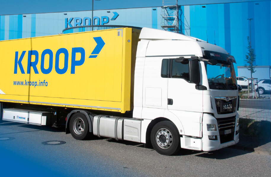 Kroop-LKW vor Eco Hub